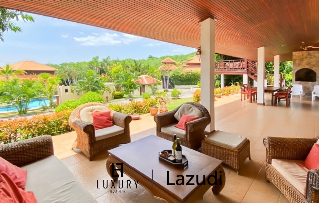 White Lotus 1 Tropical 3 Bedroom Villa with Expansive Garden