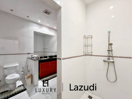 White Lotus 1 Tropical 3 Bedroom Villa with Expansive Garden