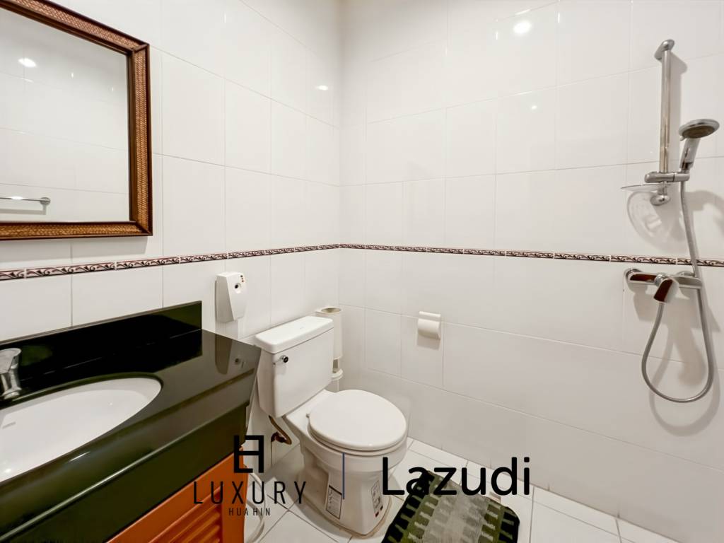 White Lotus 1 Tropical 3 Bedroom Villa with Expansive Garden