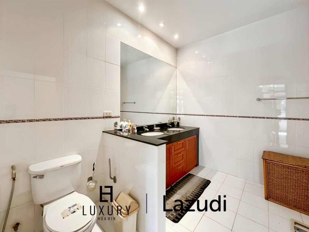 White Lotus 1 Tropical 3 Bedroom Villa with Expansive Garden