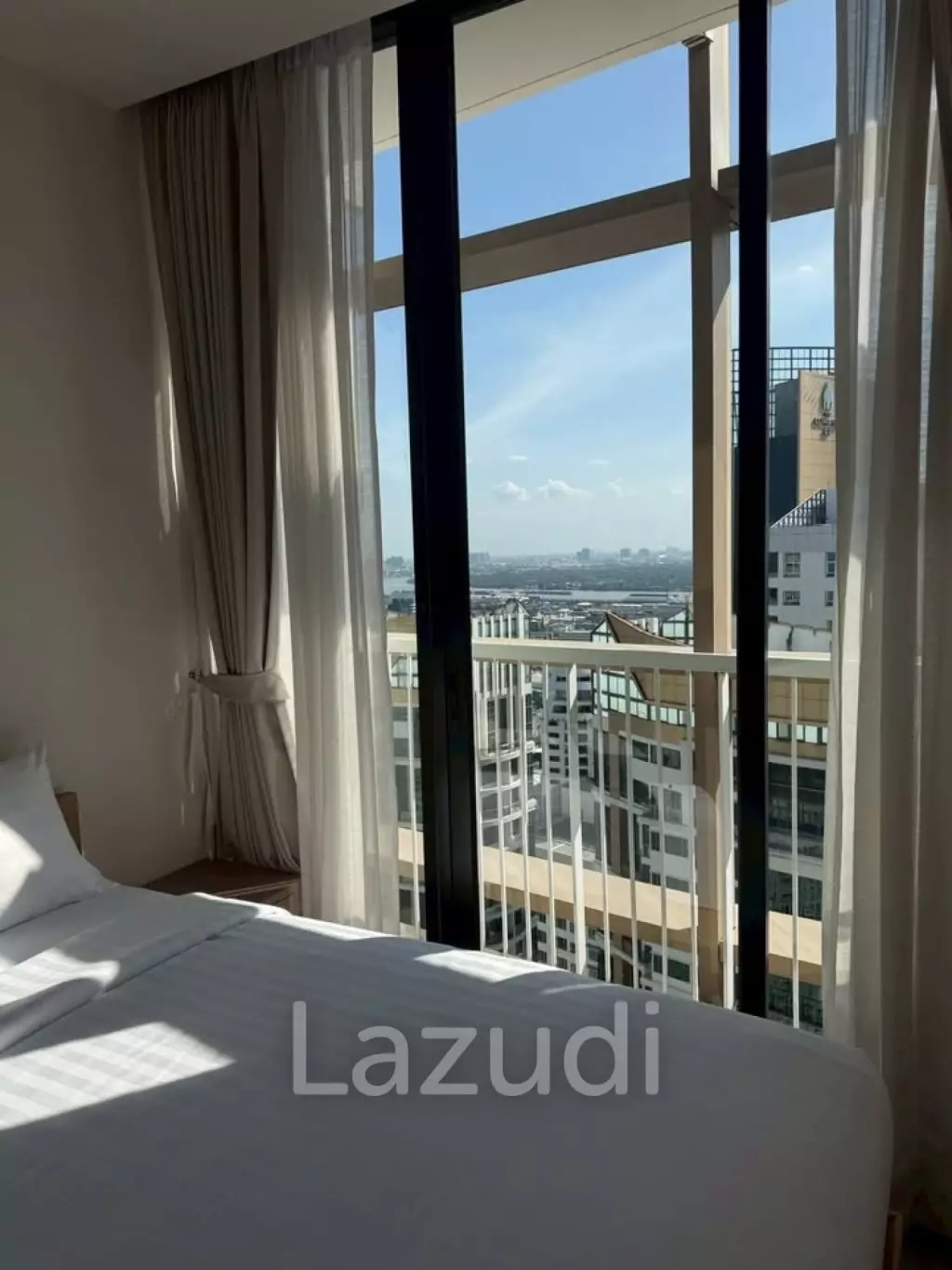 56 sqm high floor condo Park Origin Phromphong Khlong Toei Bangkok