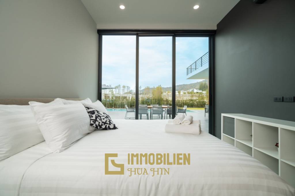 5 Schlafzimmer / 6 Badezimmer / Bergblick