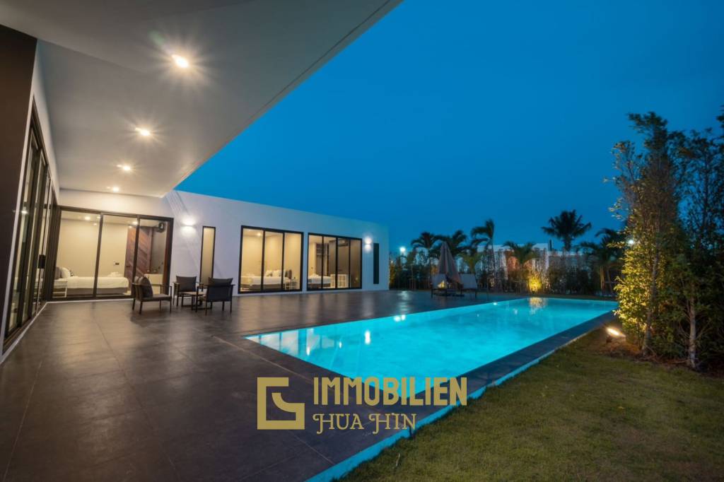 5 Schlafzimmer / 6 Badezimmer / Bergblick