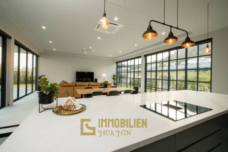 5 Schlafzimmer / 6 Badezimmer / Bergblick