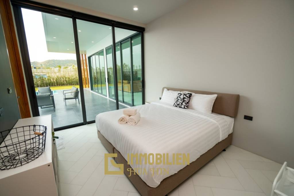 5 Schlafzimmer / 6 Badezimmer / Bergblick