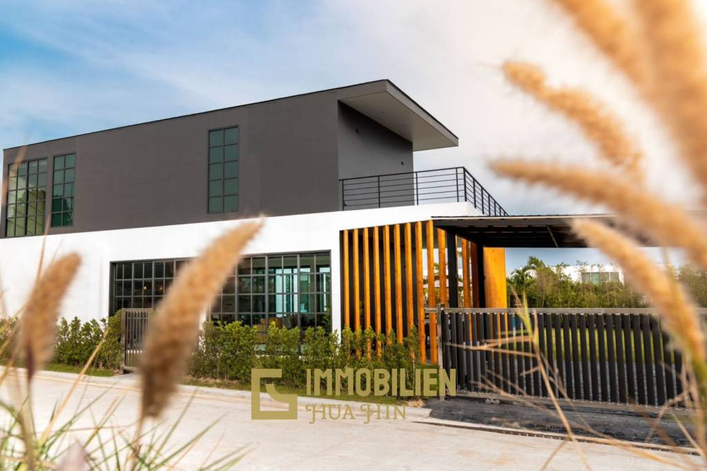 5 Schlafzimmer / 6 Badezimmer / Bergblick