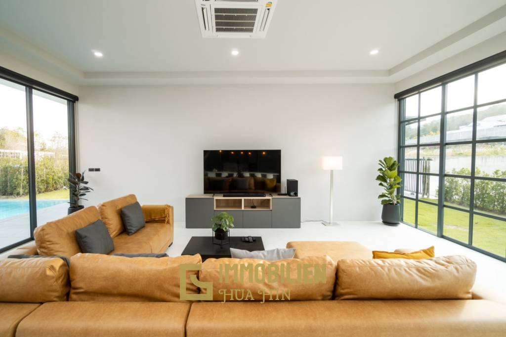 5 Schlafzimmer / 6 Badezimmer / Bergblick