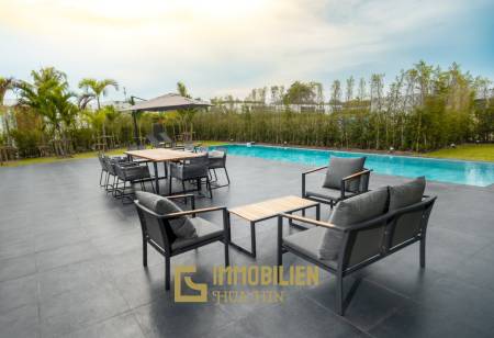 5 Schlafzimmer / 6 Badezimmer / Bergblick