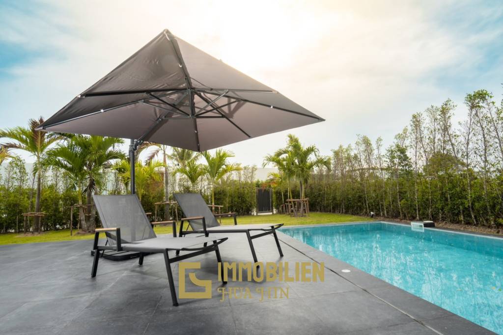 5 Schlafzimmer / 6 Badezimmer / Bergblick