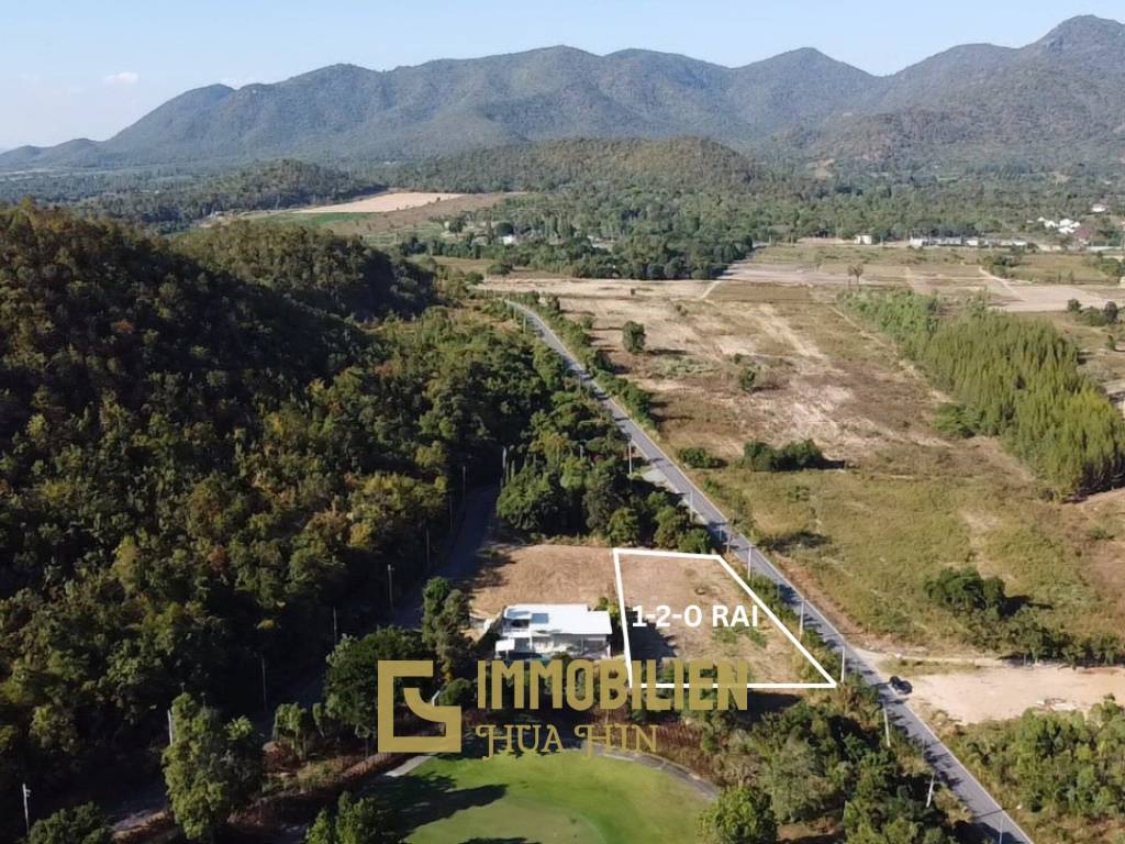 Bergblick / ruhige Golplatzlage / 1.2 RAI - 2.400 qm