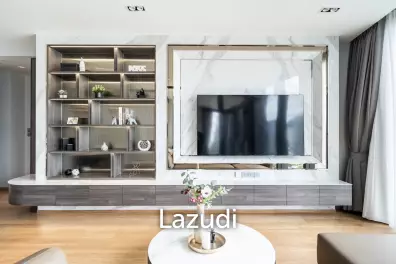 107 sqm modern 2 bedroom condo at BEATNIQ Sukhumvit 32, Khlong Toei Bangkok