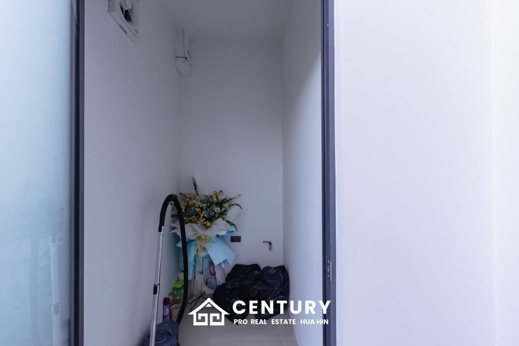 Beautiful modern pool villa in Nong Kae Hua Hin