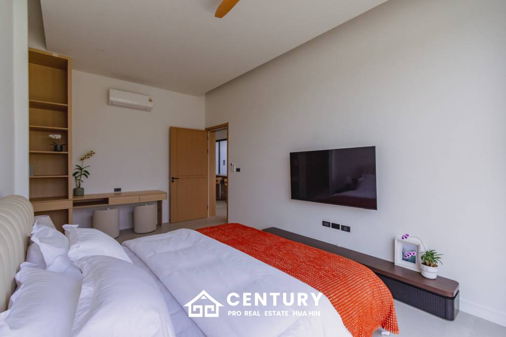 Beautiful modern pool villa in Nong Kae Hua Hin