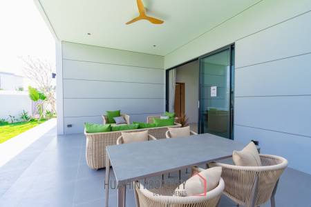 Beautiful modern pool villa in Nong Kae Hua Hin