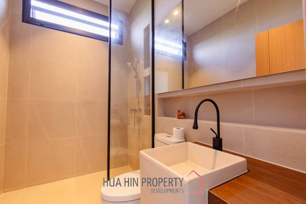 Beautiful modern pool villa in Nong Kae Hua Hin