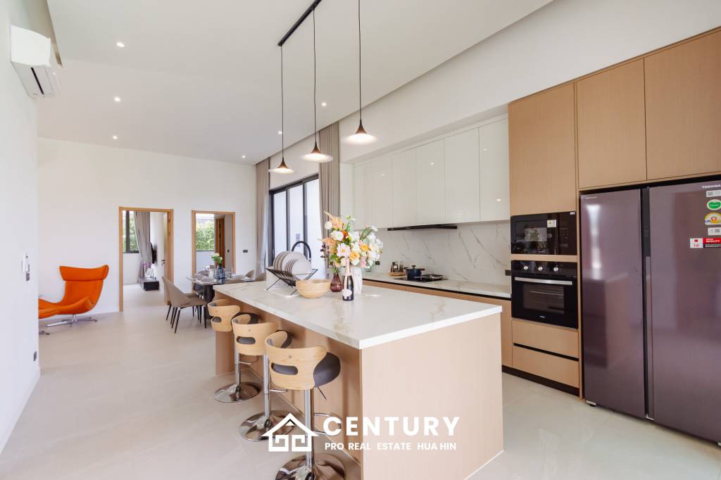 Beautiful modern pool villa in Nong Kae Hua Hin