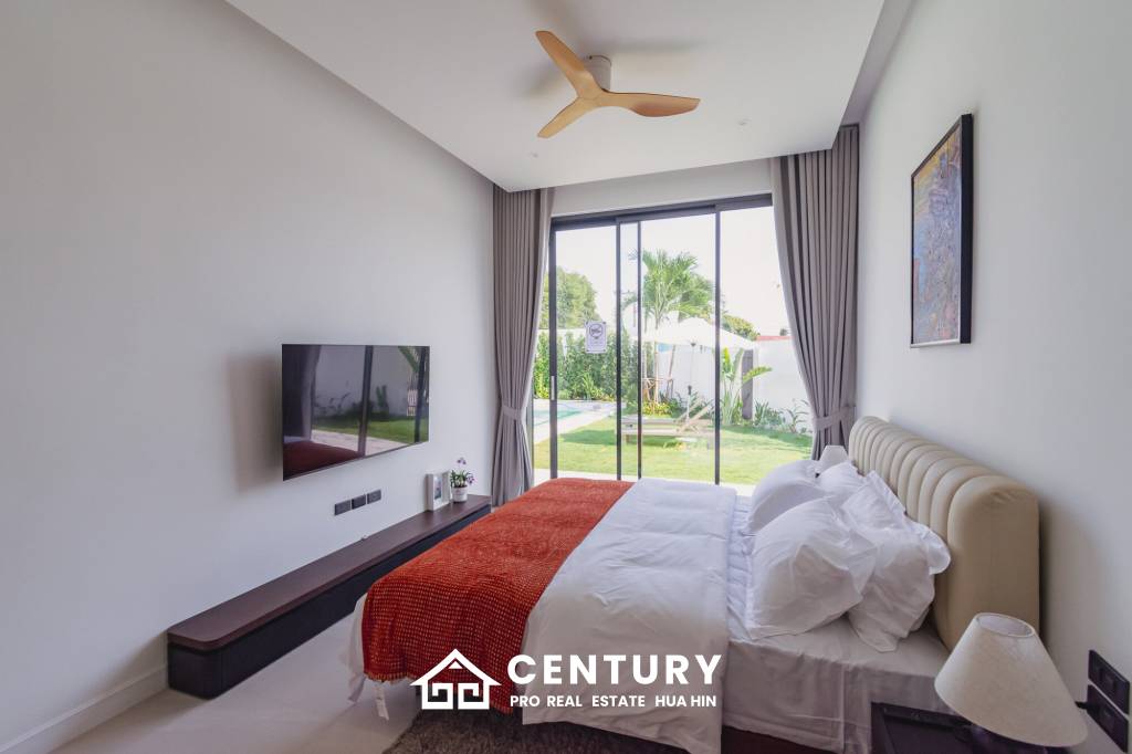 Beautiful modern pool villa in Nong Kae Hua Hin