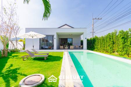 Beautiful modern pool villa in Nong Kae Hua Hin