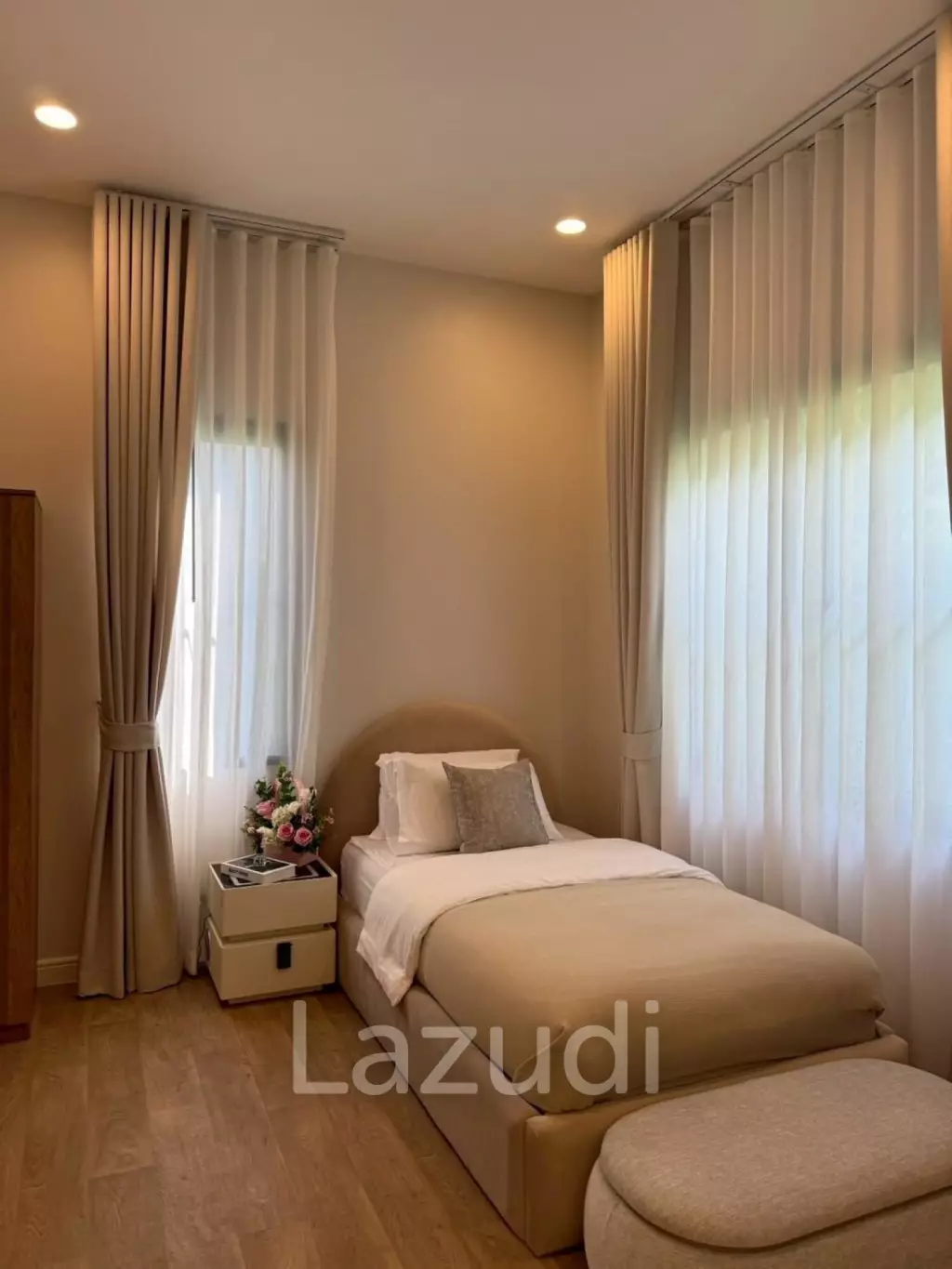 378 sqm luxury detached house in NARASIRI Phahol - Watcharapol Bang Khen