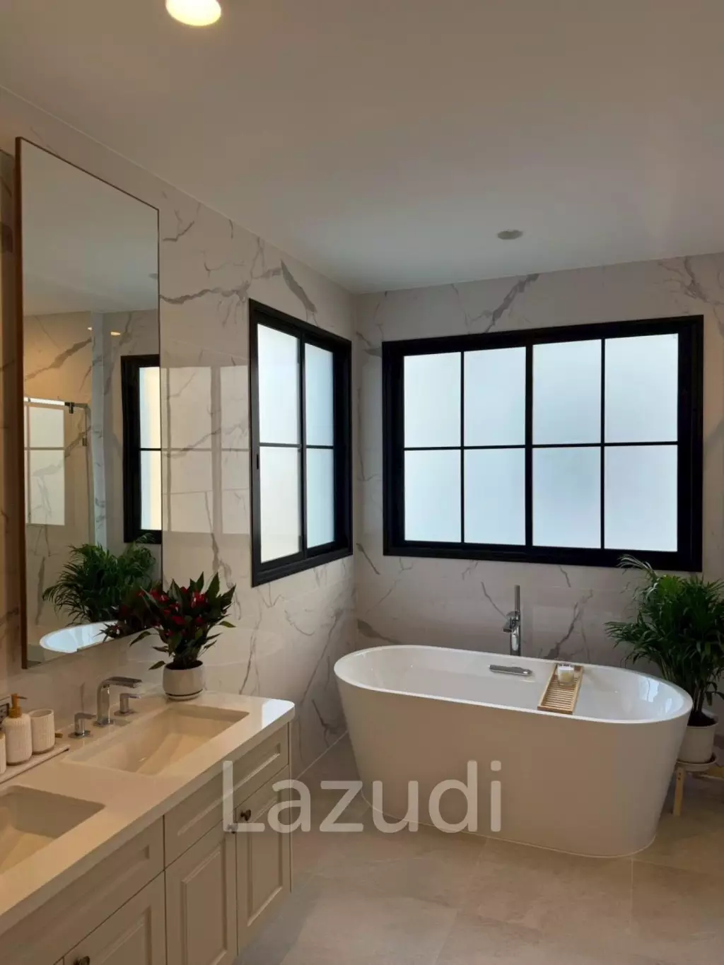 378 sqm luxury detached house in NARASIRI Phahol - Watcharapol Bang Khen