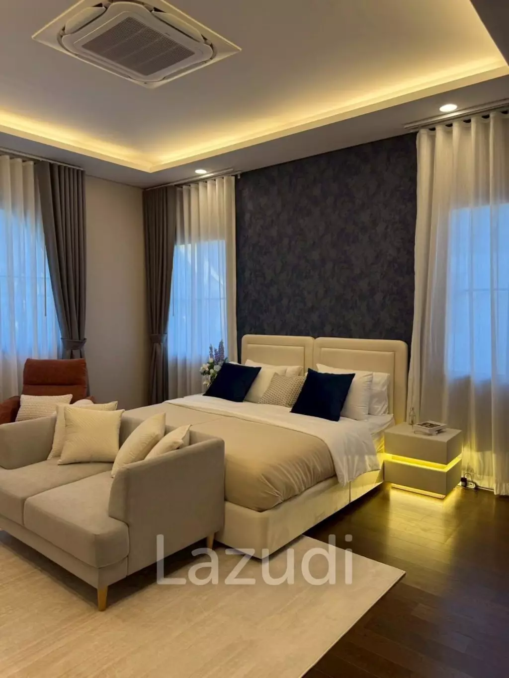 378 sqm luxury detached house in NARASIRI Phahol - Watcharapol Bang Khen
