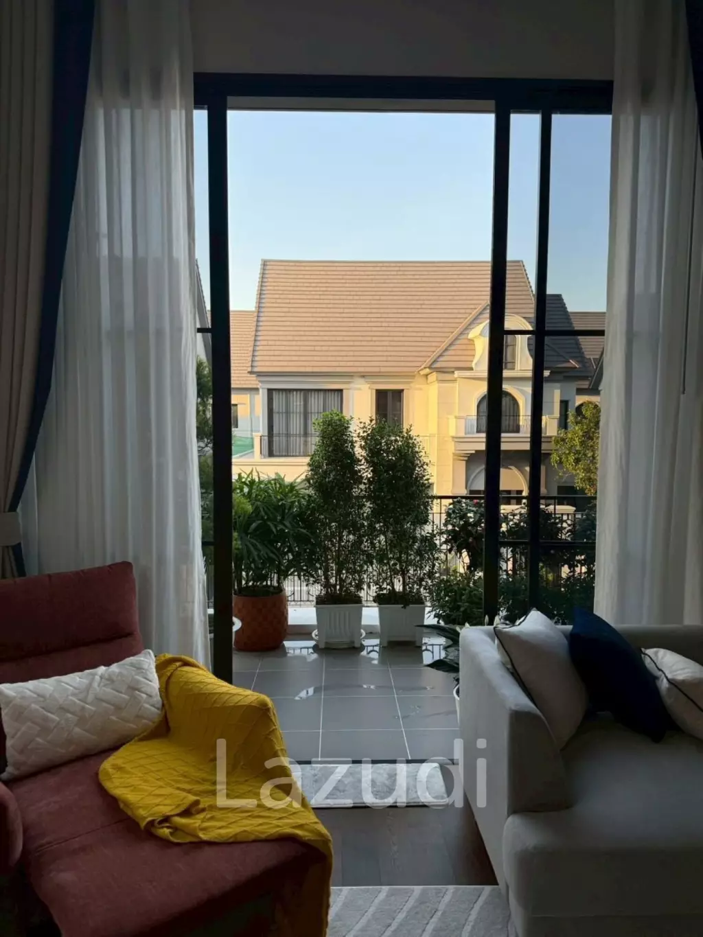 378 sqm luxury detached house in NARASIRI Phahol - Watcharapol Bang Khen