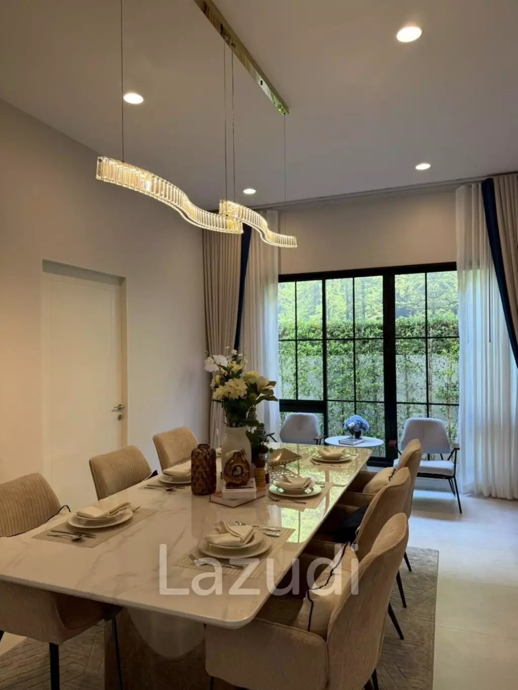 378 sqm luxury detached house in NARASIRI Phahol - Watcharapol Bang Khen