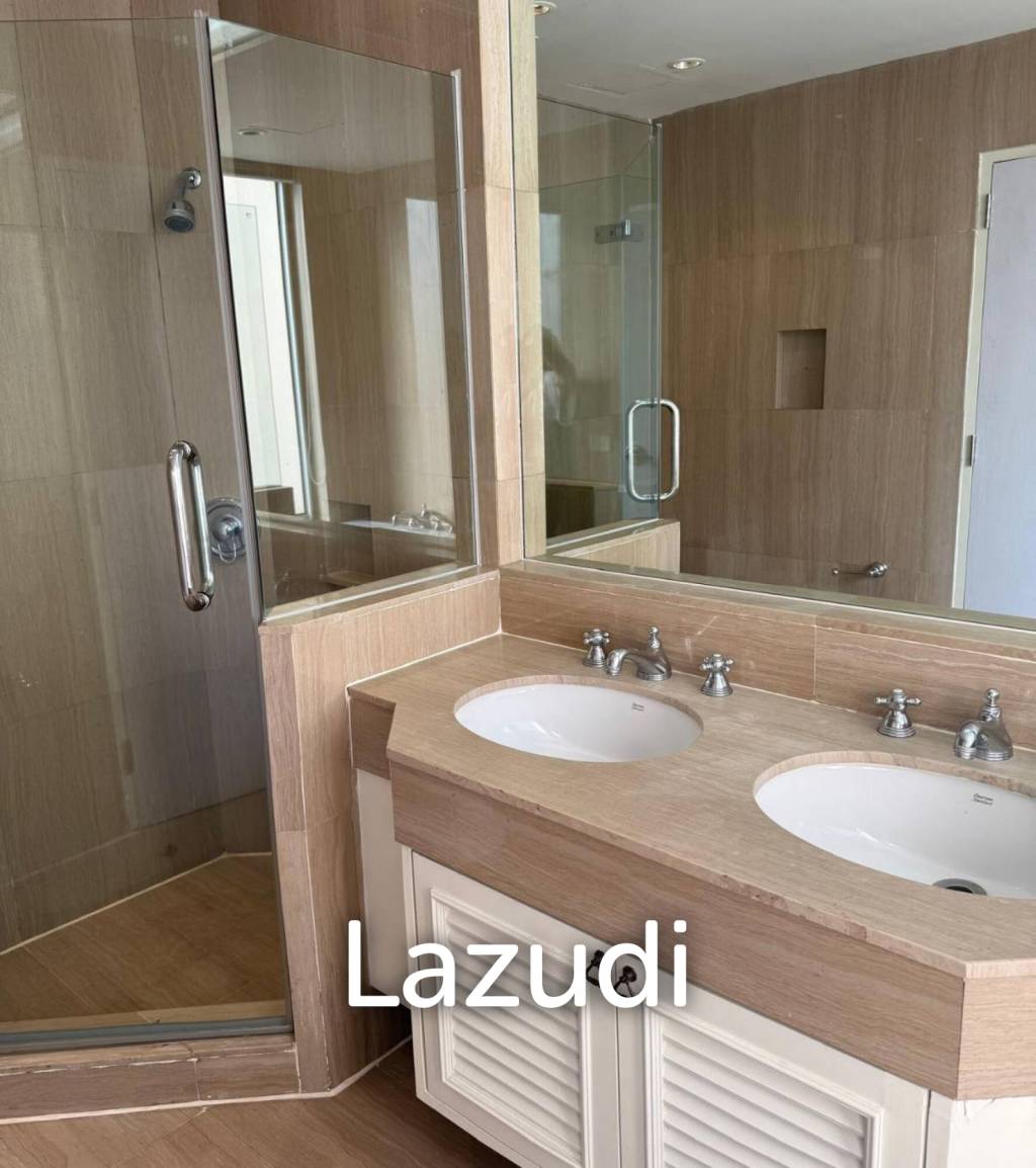 161 sqm High-Floor 2-Bed Condo at Langsuan Ville Lumpini Bangkok