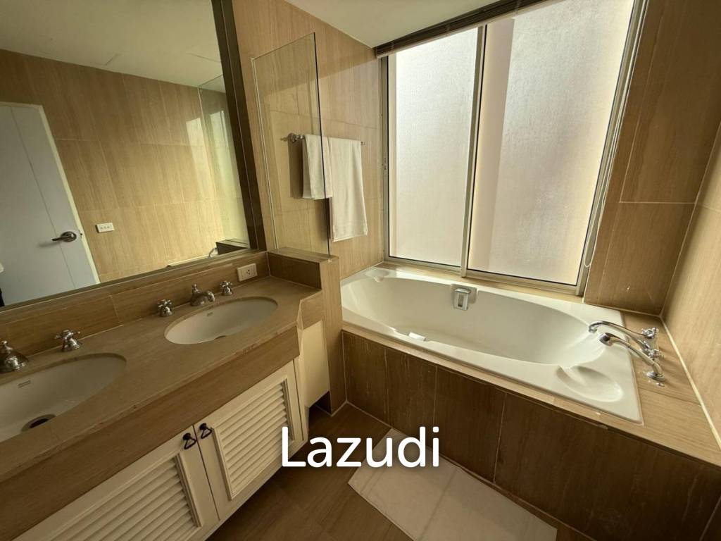 161 sqm High-Floor 2-Bed Condo at Langsuan Ville Lumpini Bangkok