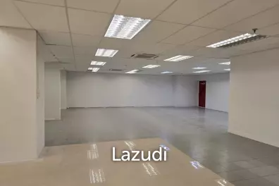 348 sqm streetfront office for rent in Khlong Tan Nuea Watthana Bangkok