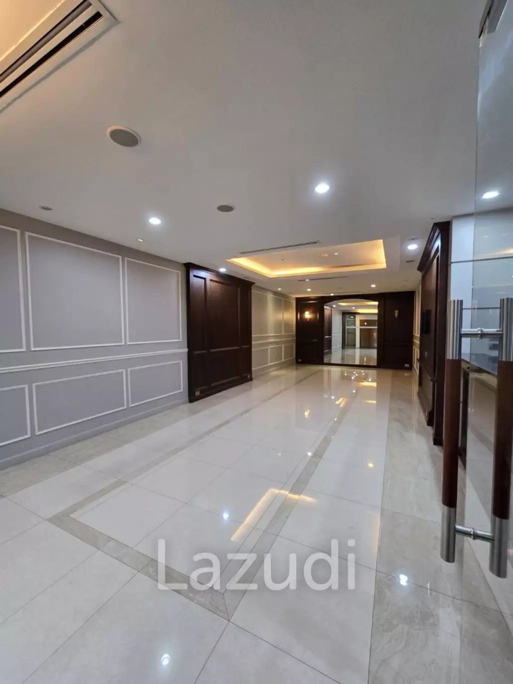 313 sqm Office for Rent in Ocean Tower 2, Khlong Toei Nuea, Bangkok