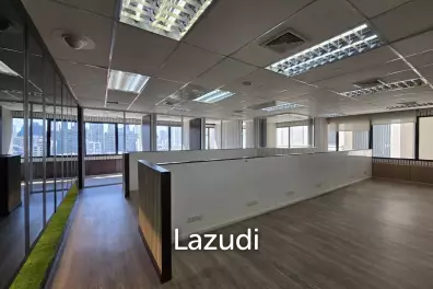 258 sqm high floor office for rent in Ocean Tower 2 Khlong Toei Nuea Bangkok