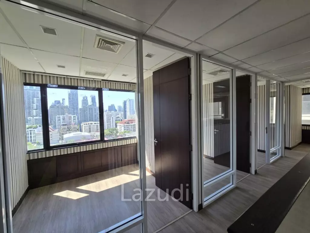 258 sqm high floor office for rent in Ocean Tower 2 Khlong Toei Nuea Bangkok
