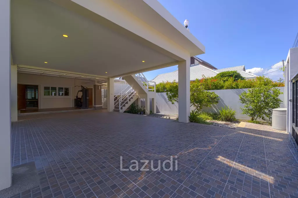 Modern 5 Bedroom Pool Villa(Dog Friendly)