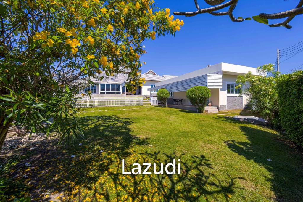 Modern 5 Bedroom Pool Villa(Dog Friendly)