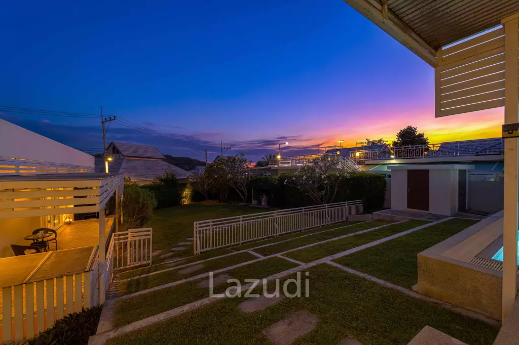 Modern 5 Bedroom Pool Villa(Dog Friendly)