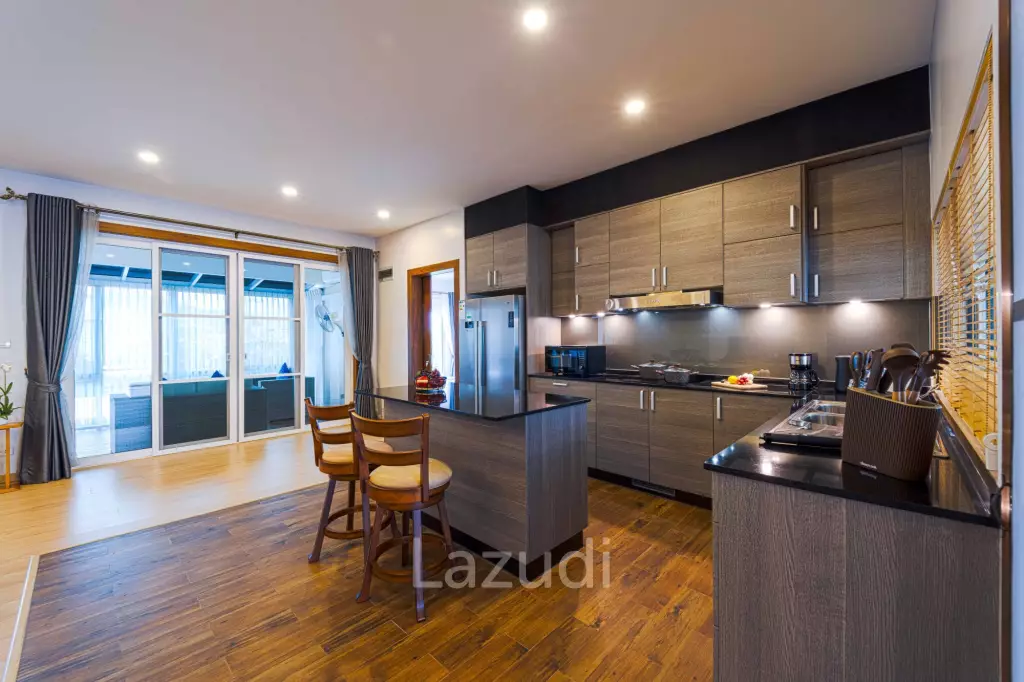Modern 5 Bedroom Pool Villa(Dog Friendly)