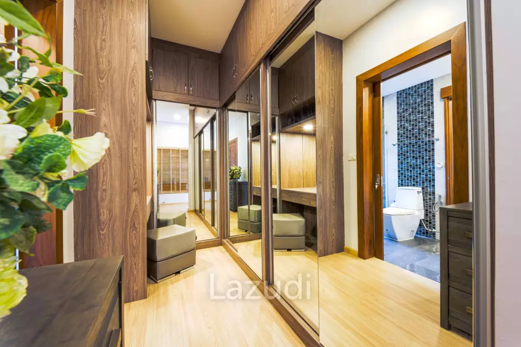 Modern 5 Bedroom Pool Villa(Dog Friendly)