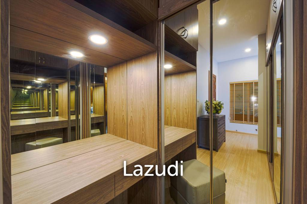 Modern 5 Bedroom Pool Villa(Dog Friendly)