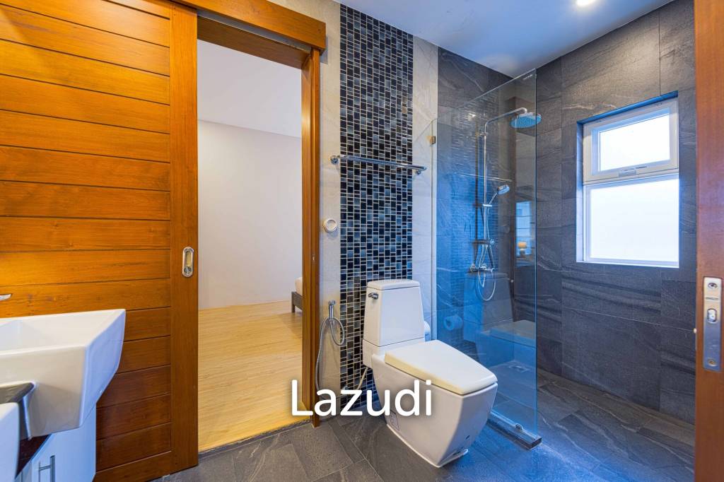 Modern 5 Bedroom Pool Villa(Dog Friendly)