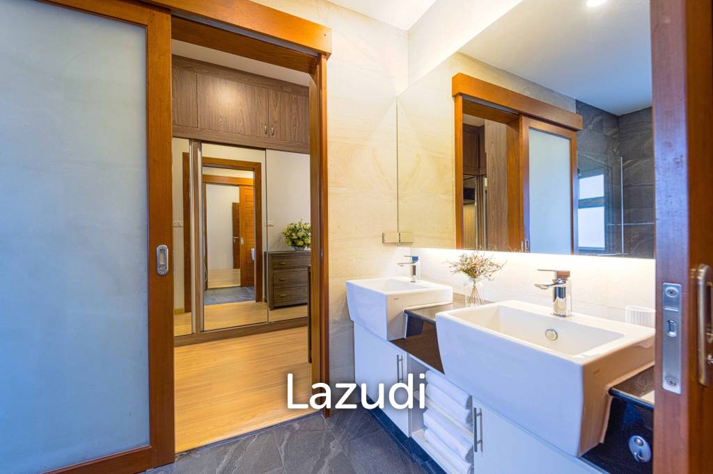 Modern 5 Bedroom Pool Villa(Dog Friendly)