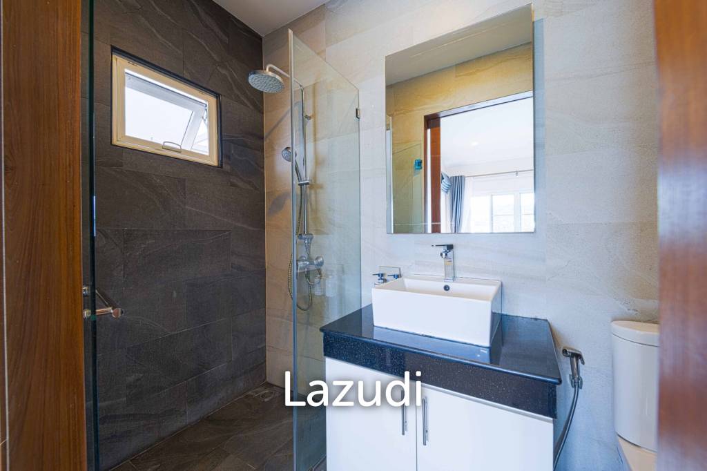 Modern 5 Bedroom Pool Villa(Dog Friendly)