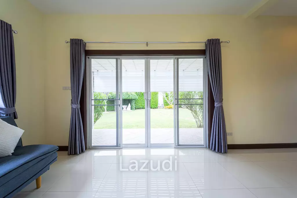 Modern 5 Bedroom Pool Villa(Dog Friendly)