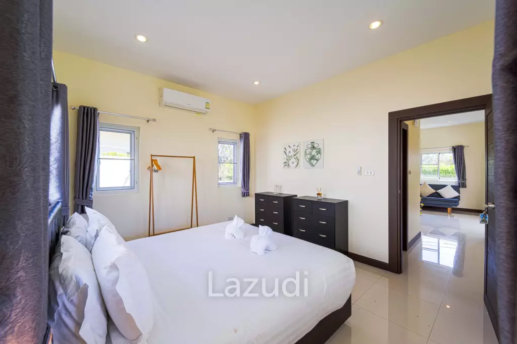 Modern 5 Bedroom Pool Villa(Dog Friendly)