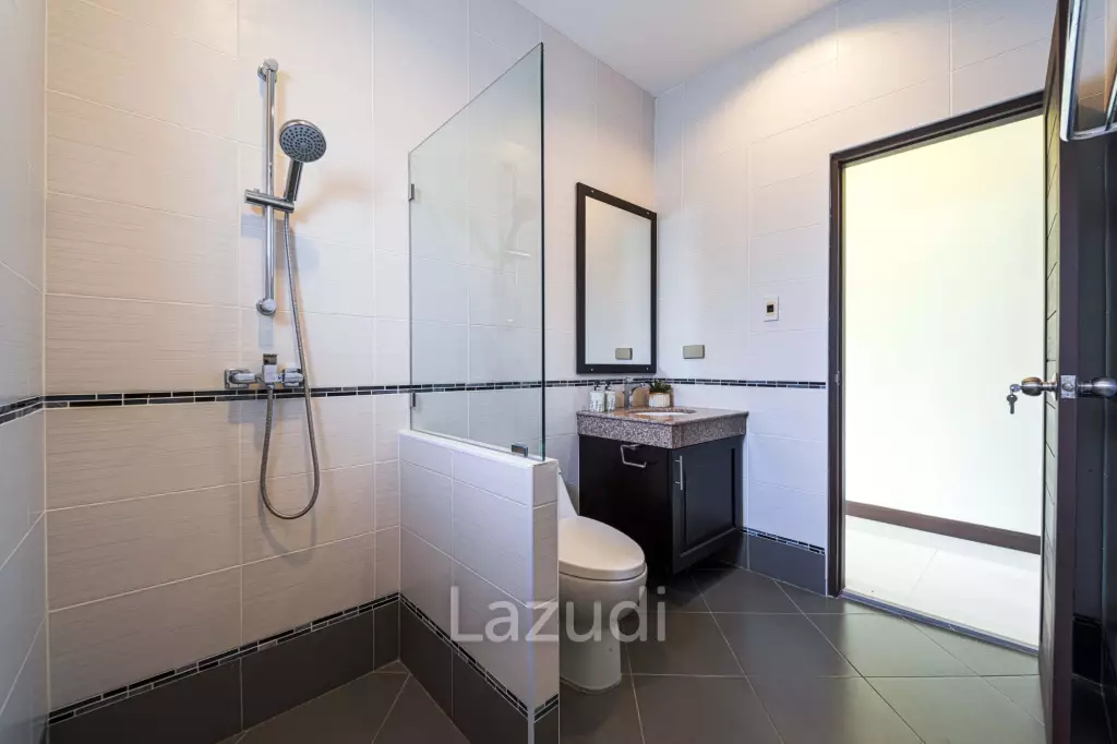 Modern 5 Bedroom Pool Villa(Dog Friendly)