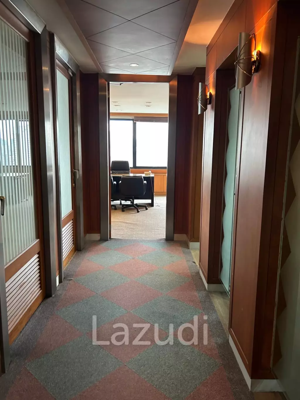 283 sqm office in Ocean Tower 2 Khlong Toei Nuea Bangkok