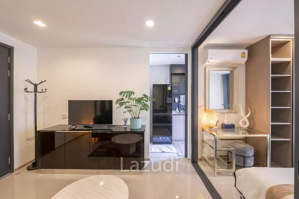 32 sqm 1 Bedroom Condo on High Floor at The BASE Garden Rama 9 Suan Luang Bangkok