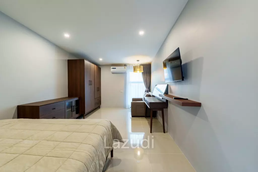 6 Bedroom 5 Bathroom 270 SQ.M. House In Pong