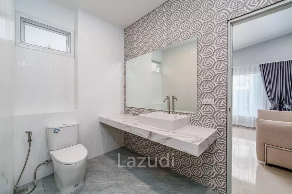 6 Bedroom 5 Bathroom 270 SQ.M. House In Pong