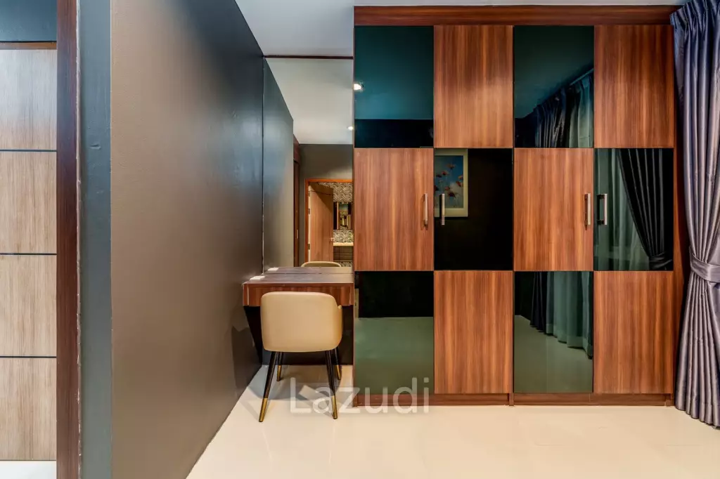 6 Bedroom 5 Bathroom 270 SQ.M. House In Pong
